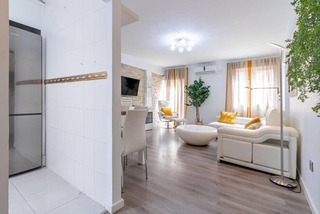 Triana Maestro Deluxe By Valcambre Apartment เซบีญา ภายนอก รูปภาพ