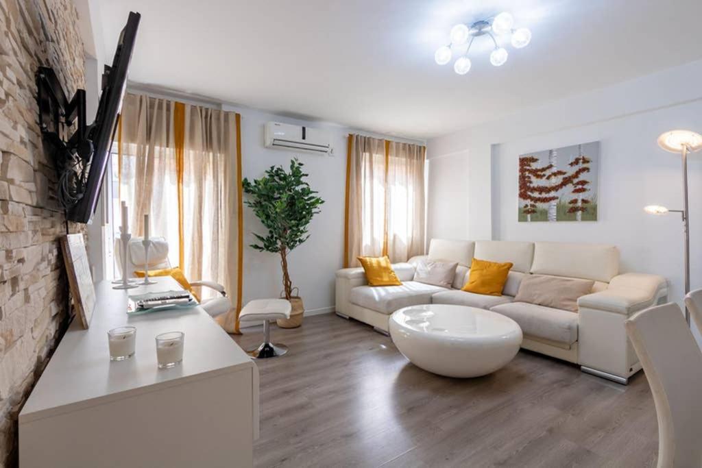 Triana Maestro Deluxe By Valcambre Apartment เซบีญา ภายนอก รูปภาพ