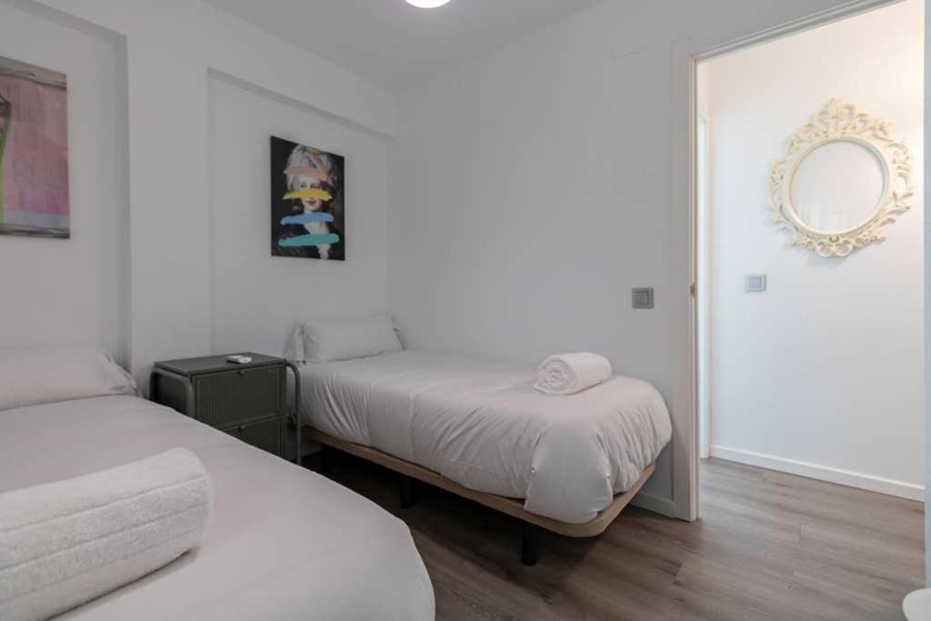 Triana Maestro Deluxe By Valcambre Apartment เซบีญา ภายนอก รูปภาพ